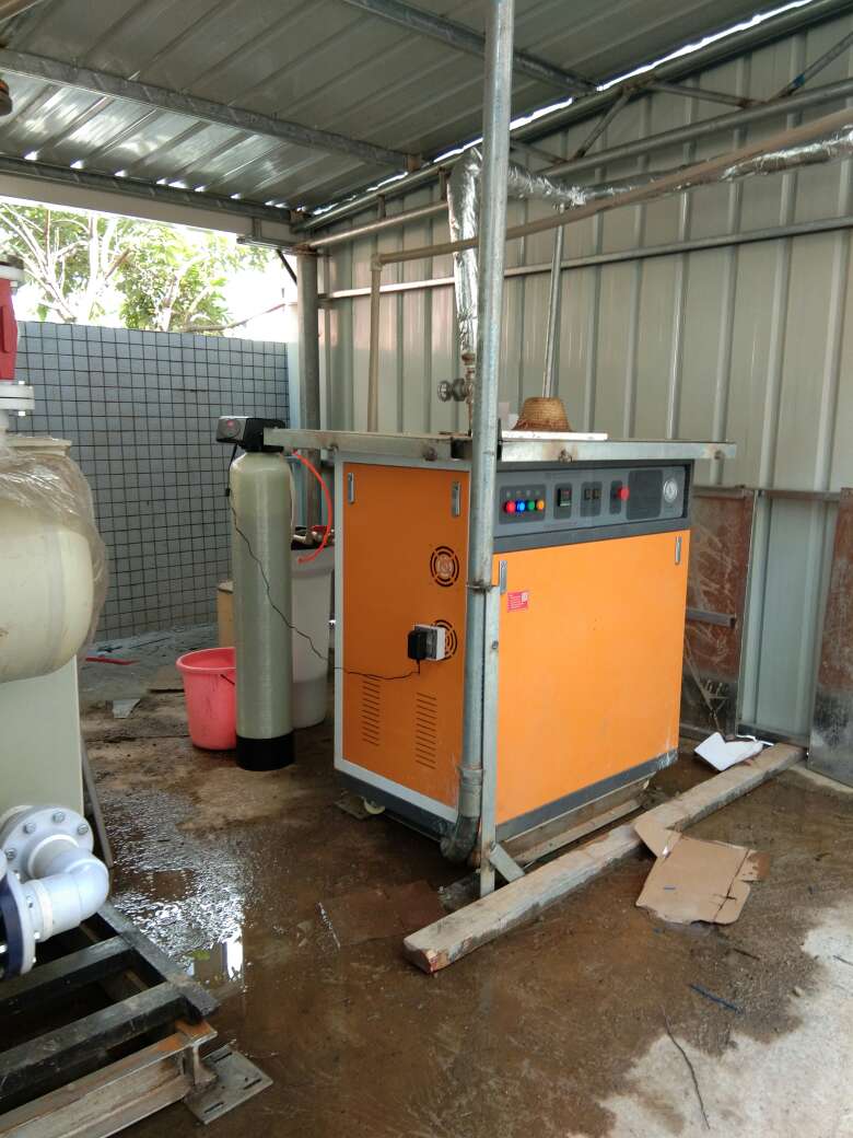 使用全自動蒸汽發生器控製發酵溫度，為可降解餐具生產保駕護航