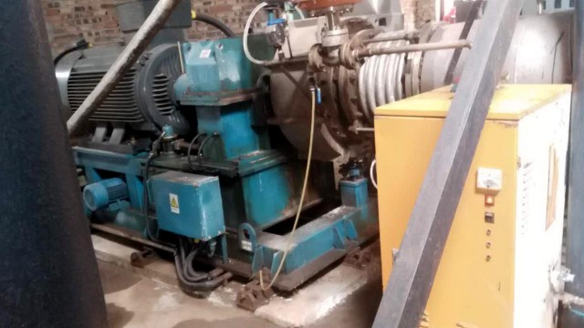 頑固機油清洗難，使用廣東油汙清洗蒸汽發生器高溫清洗油汙無殘留