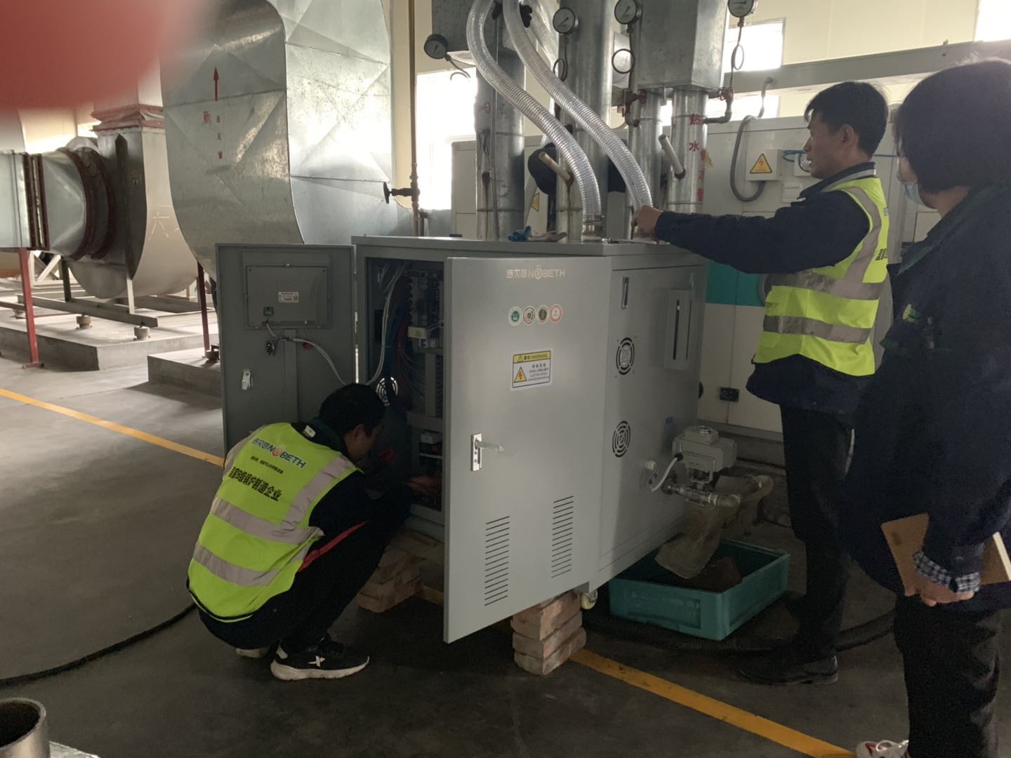 高精密航空發動機車間防止靜電使用空間加溫加濕蒸汽發生器